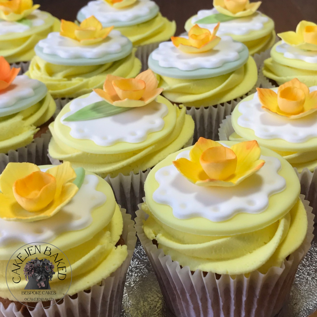 pretty spring floral cupcakes