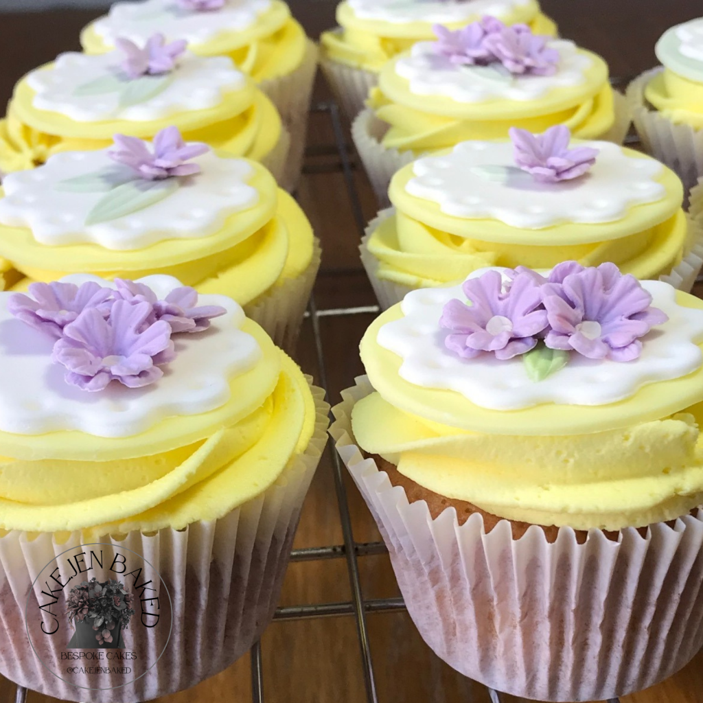 pretty spring floral cupcakes