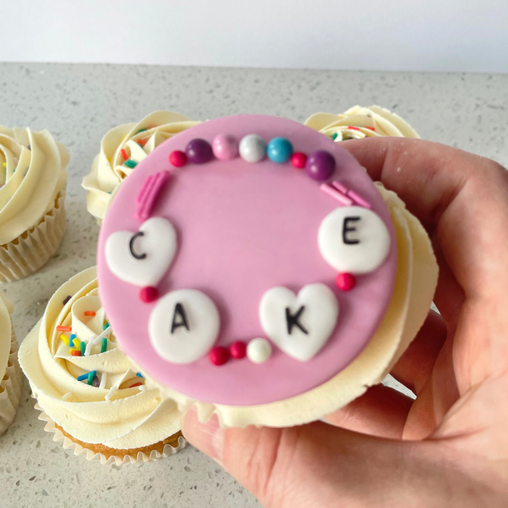 Friendship bracelet cupcake